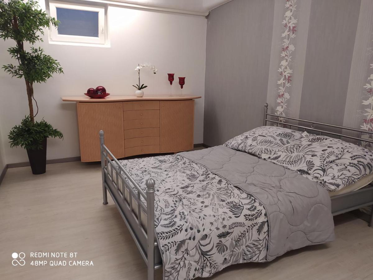 Park Villa Ferienwohnung Mit Pool Und 3 Schlafzimmer أويلتسن المظهر الخارجي الصورة